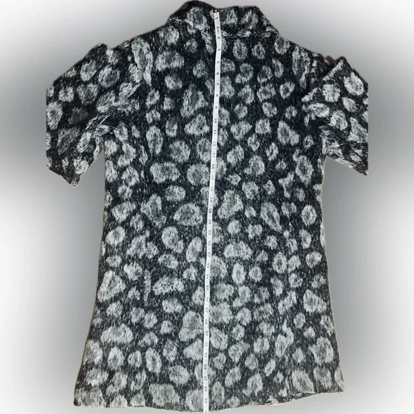 EUC Loft SZ M dark/light gray coat w/exposed silver zipper, 2 front pockets. - Picture 9 of 10